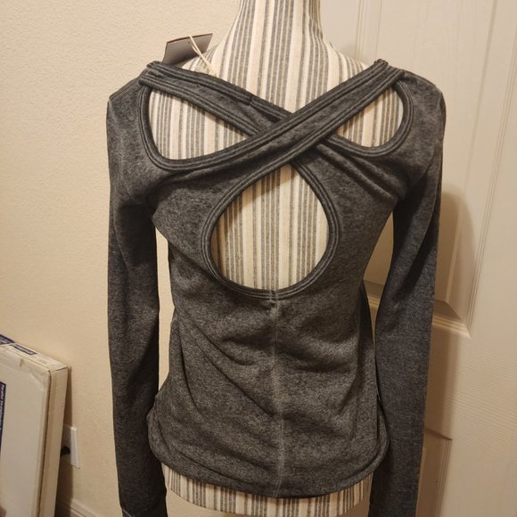 Threads 4 Thought -, Grey Top with Back Cutout detail - Picture 2 of 2